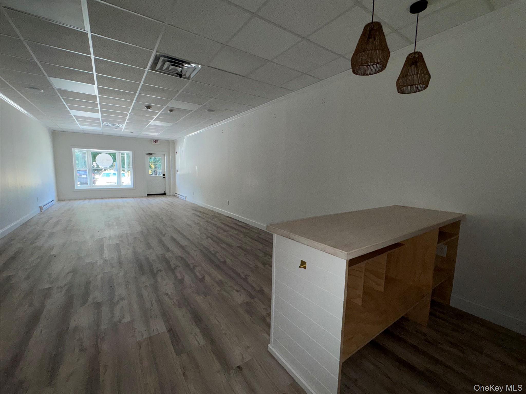 #9 photo, 176 N Country Road, מחוז סאפוק Mount Sinai , NY 11766