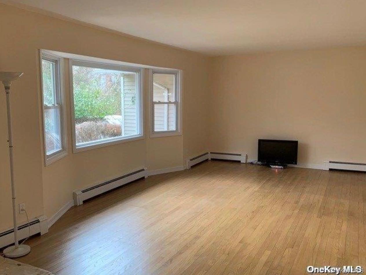 #10 photo, 509 E Broadway, מחוז סאפוק Port Jefferson , NY 11777