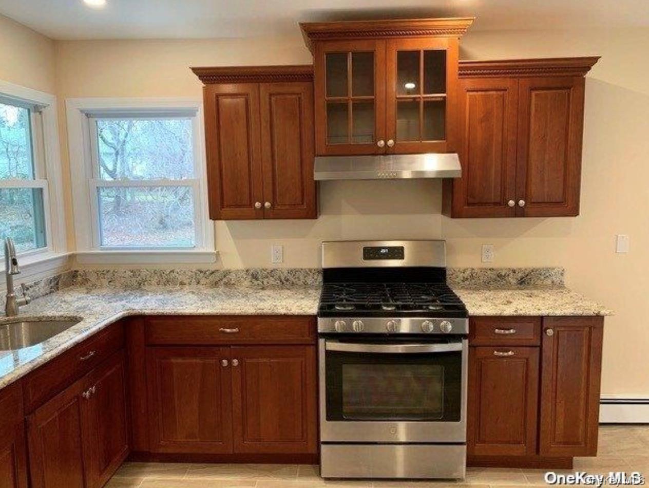 #12 photo, 509 E Broadway, מחוז סאפוק Port Jefferson , NY 11777