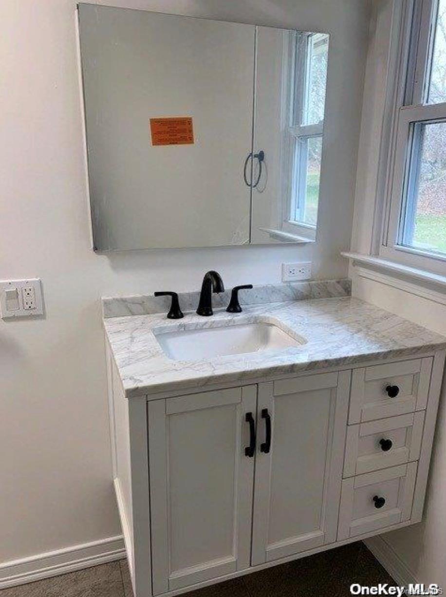 #18 photo, 509 E Broadway, מחוז סאפוק Port Jefferson , NY 11777