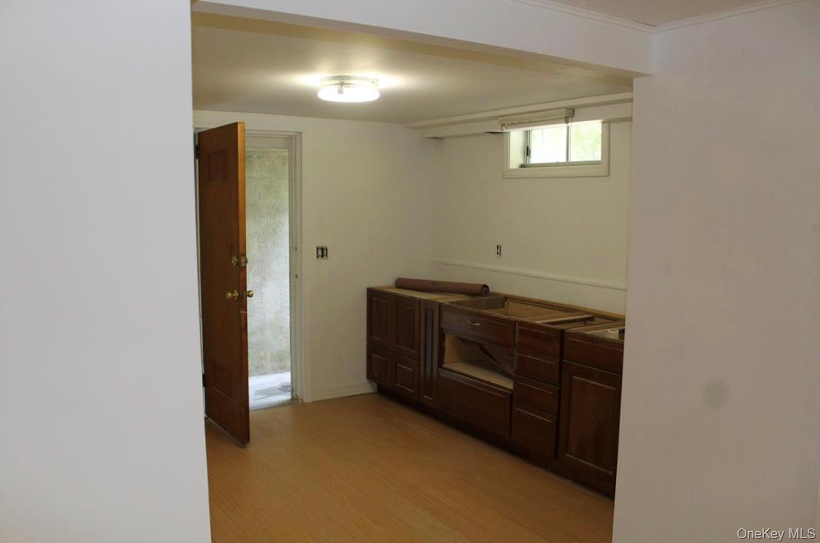 #19 photo, 509 E Broadway, מחוז סאפוק Port Jefferson , NY 11777