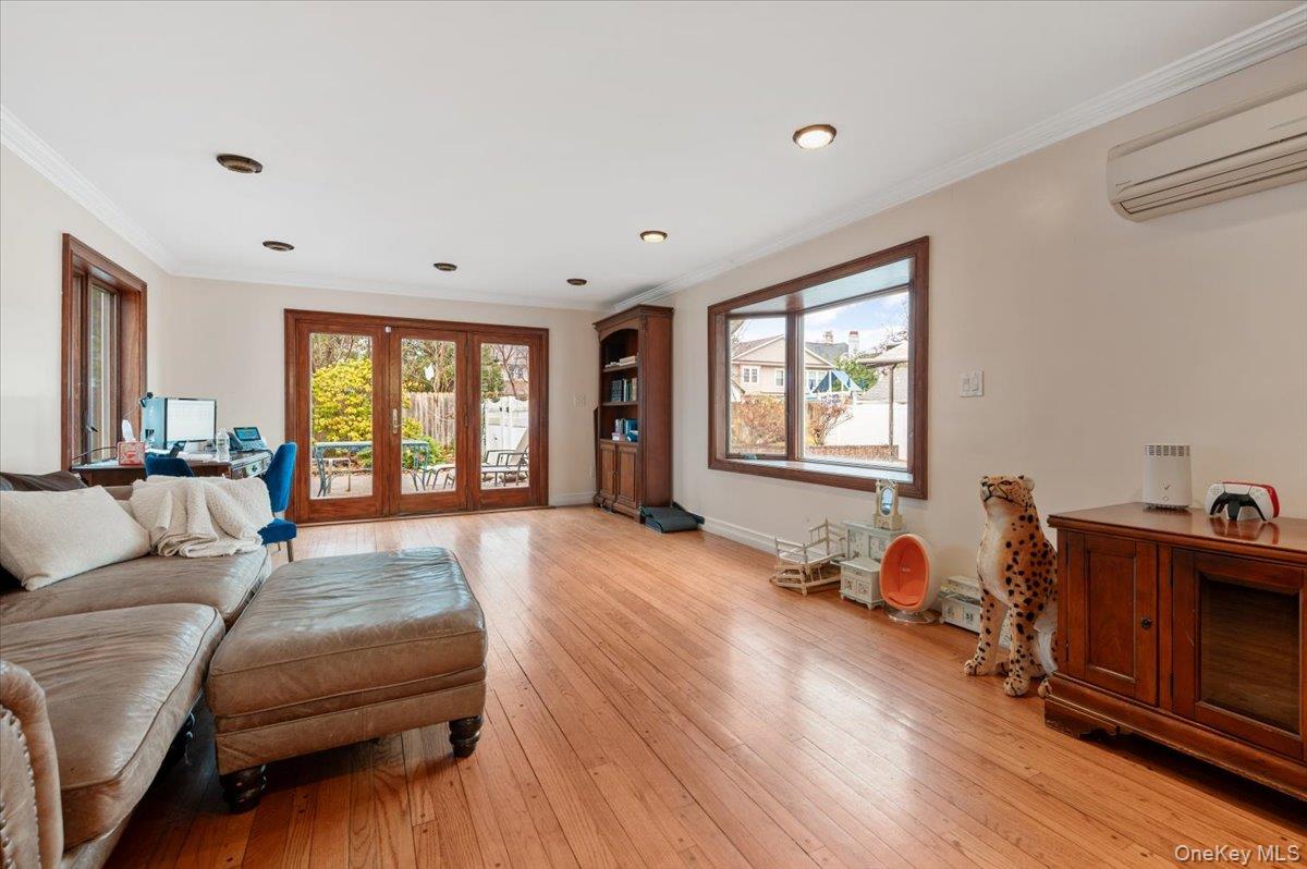 #14 photo, 136 Linden Street, Нассау ‖ Woodmere , NY 11598