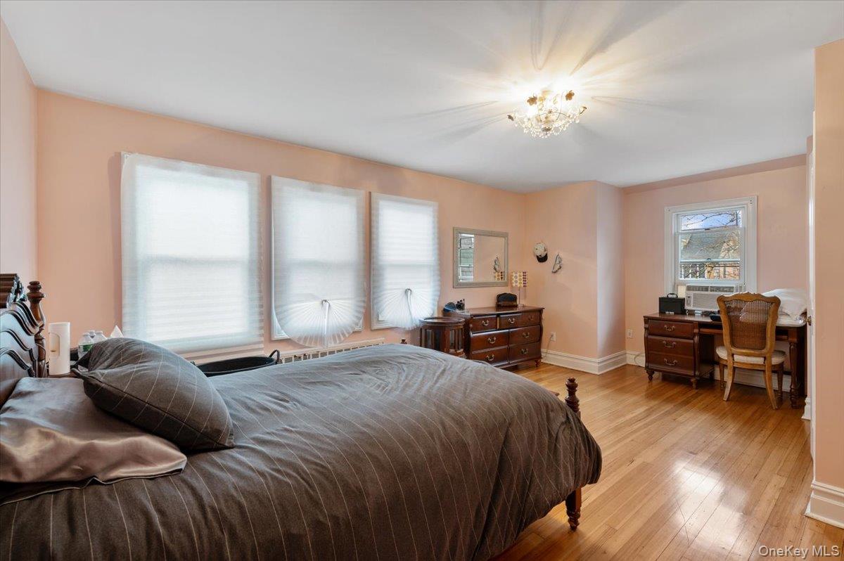 #19 photo, 136 Linden Street, Нассау ‖ Woodmere , NY 11598