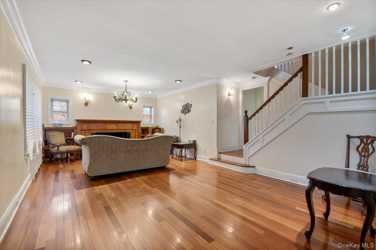 #4 photo, 136 Linden Street, Нассау ‖ Woodmere , NY 11598