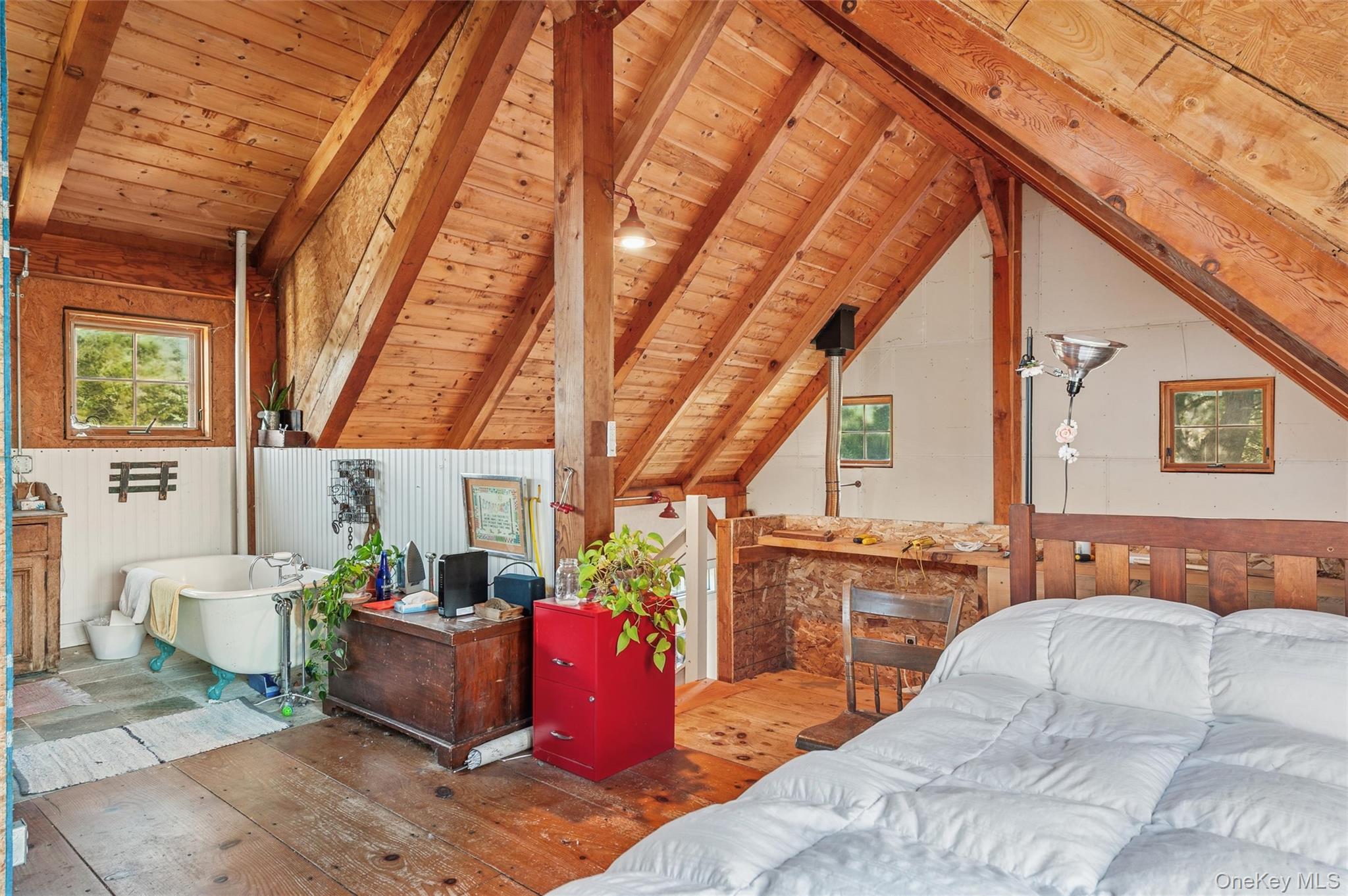 #14 photo, 7 Jagger Lane, सफ़ोक काउंटी Westhampton , NY 11977