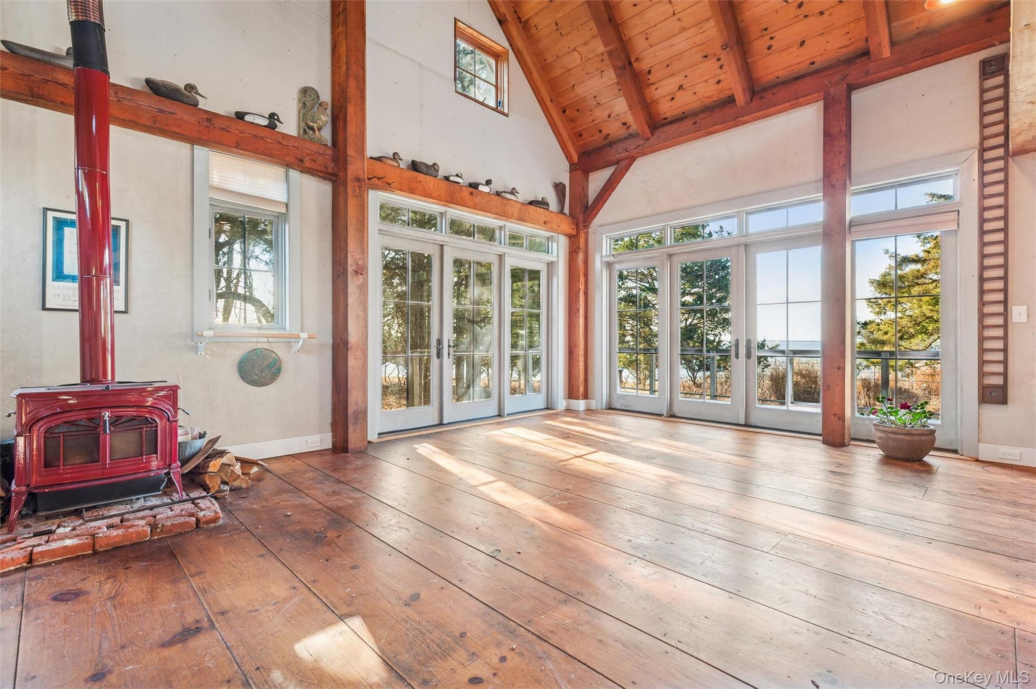 #7 photo, 7 Jagger Lane, सफ़ोक काउंटी Westhampton , NY 11977