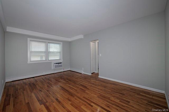 #3 photo, 985 Oceanfront Street, Long Beach , NY 11561