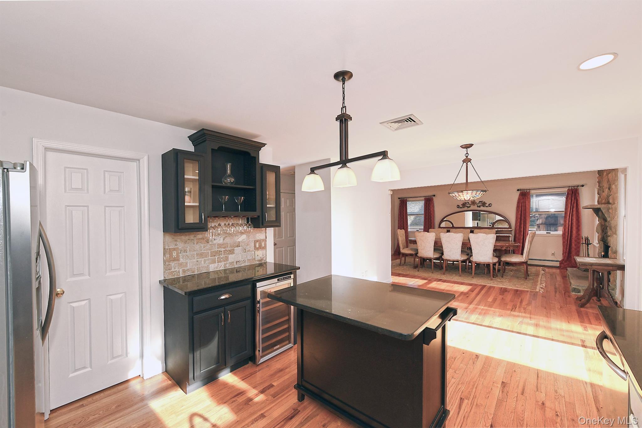 #8 photo, 38 Soundcrest Avenue, מחוז סאפוק Northport , NY 11768