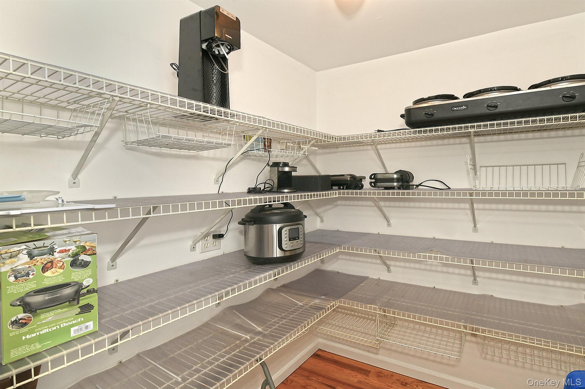 #9 photo, 38 Soundcrest Avenue, מחוז סאפוק Northport , NY 11768