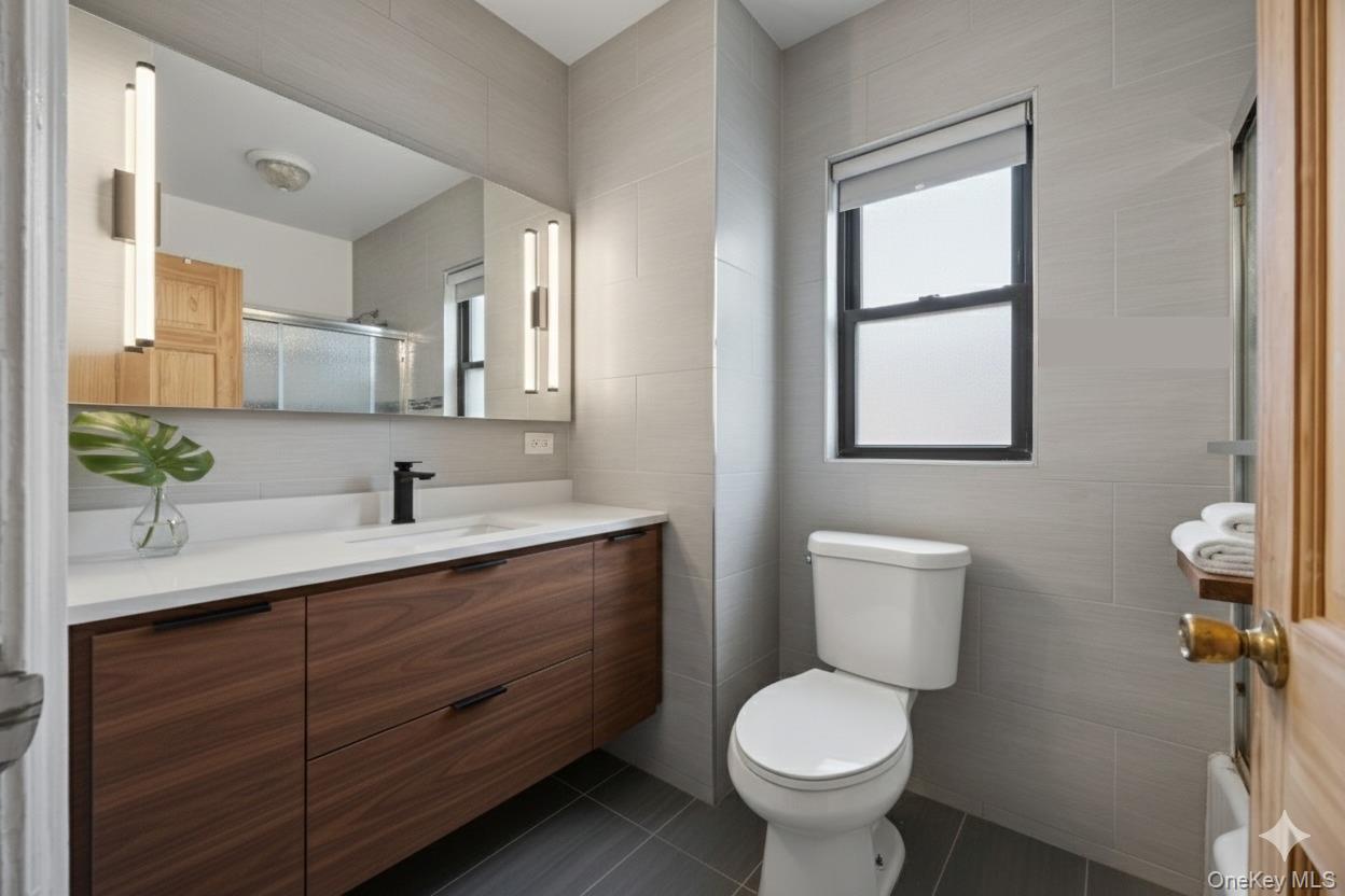 #13 photo, 4450 Hill Avenue, Bronx , NY 10466