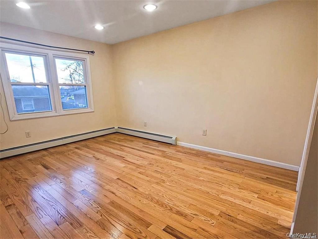 #6 photo, 228-20 Edgewood, कुईंस Rosedale , NY 11413