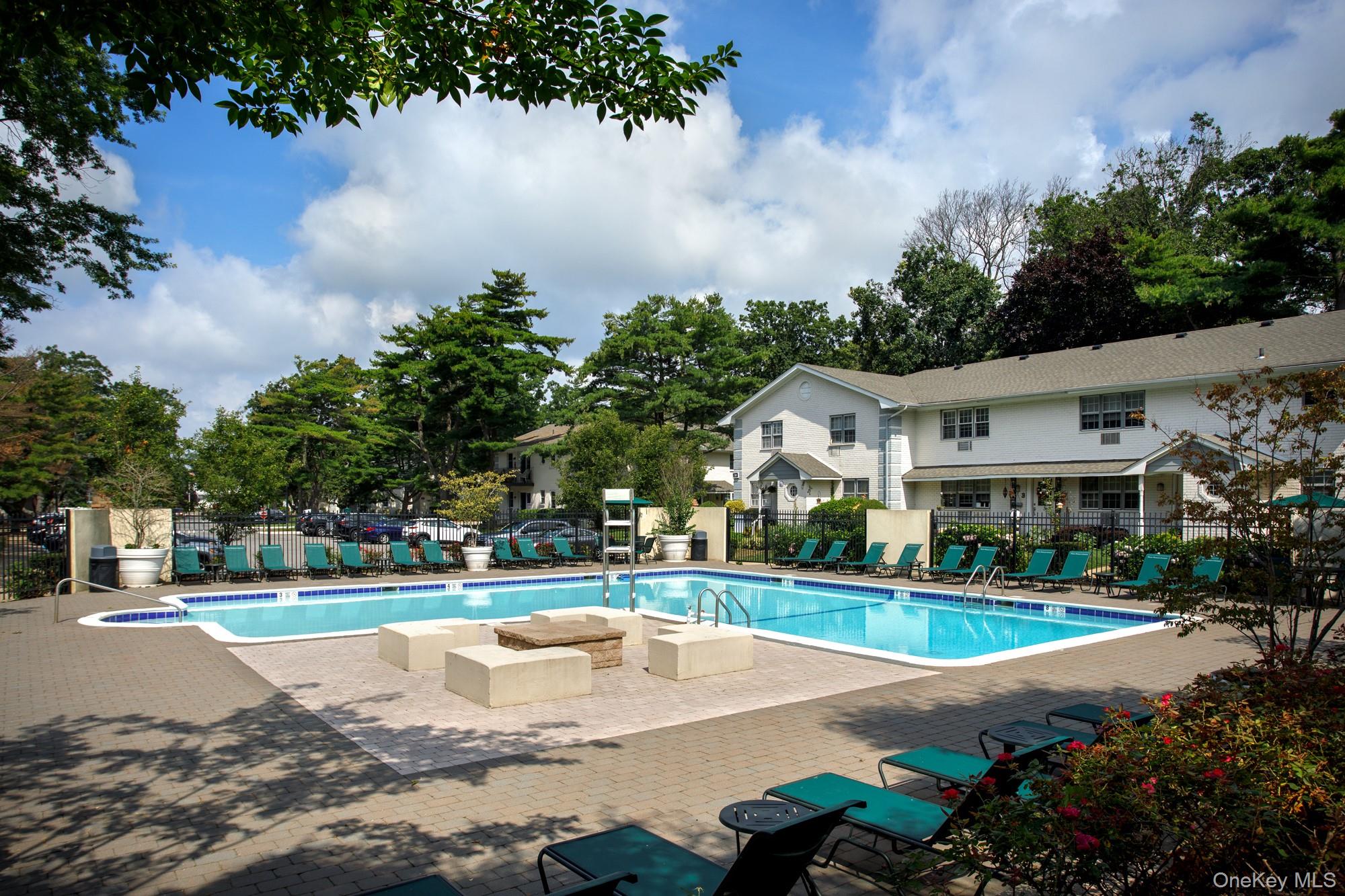 #12 photo, 23 Weaver Drive, 롱 아일랜드 Massapequa , NY 11758