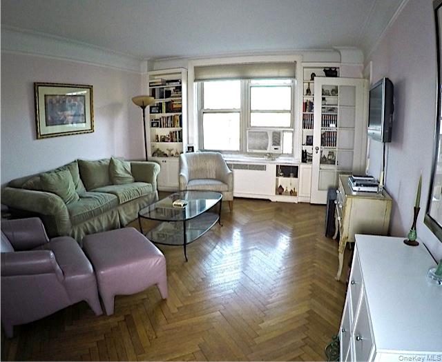 #7 photo, 390 Riverside Drive, מנהטן New York (Manhattan) , NY 10025