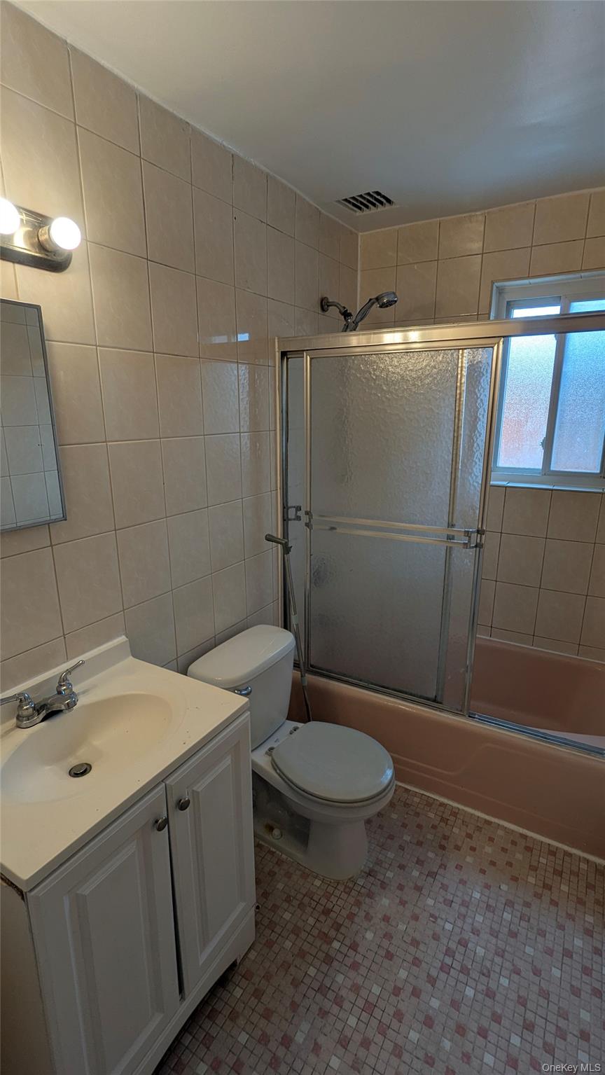 #11 photo, 99-47 62 Road, कुईंस Flushing , NY 11374