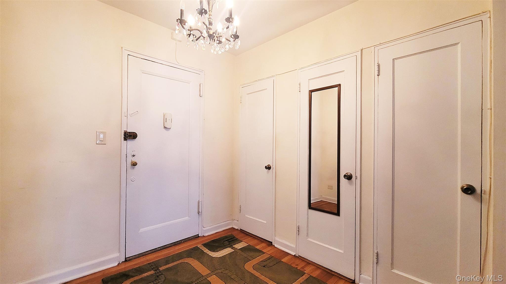 #3 photo, 99-63 66Ave, कुईंस Rego Park , NY 11374