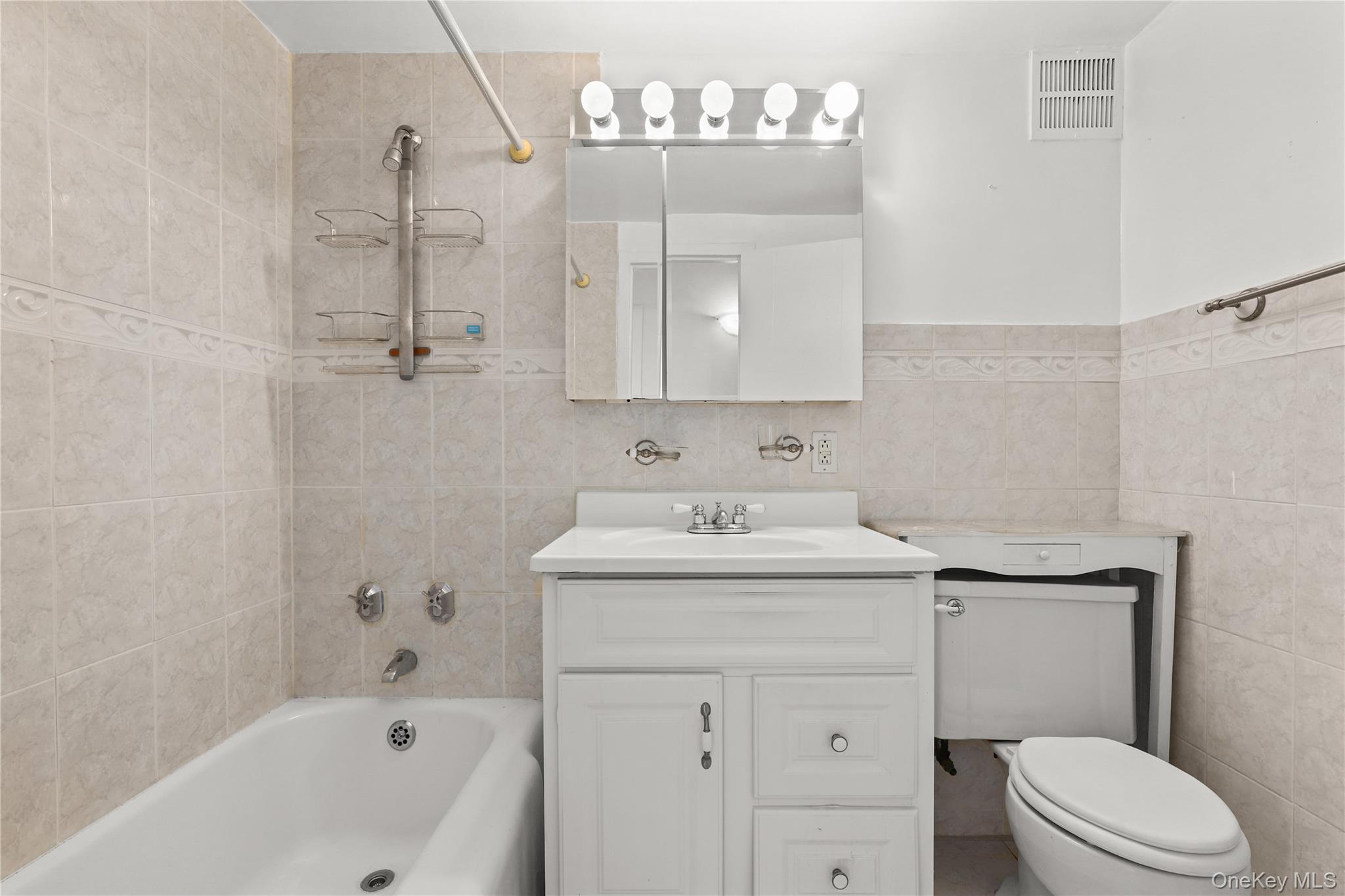 #18 photo, 8 Fordham Hill Oval, Bronx , NY 10468