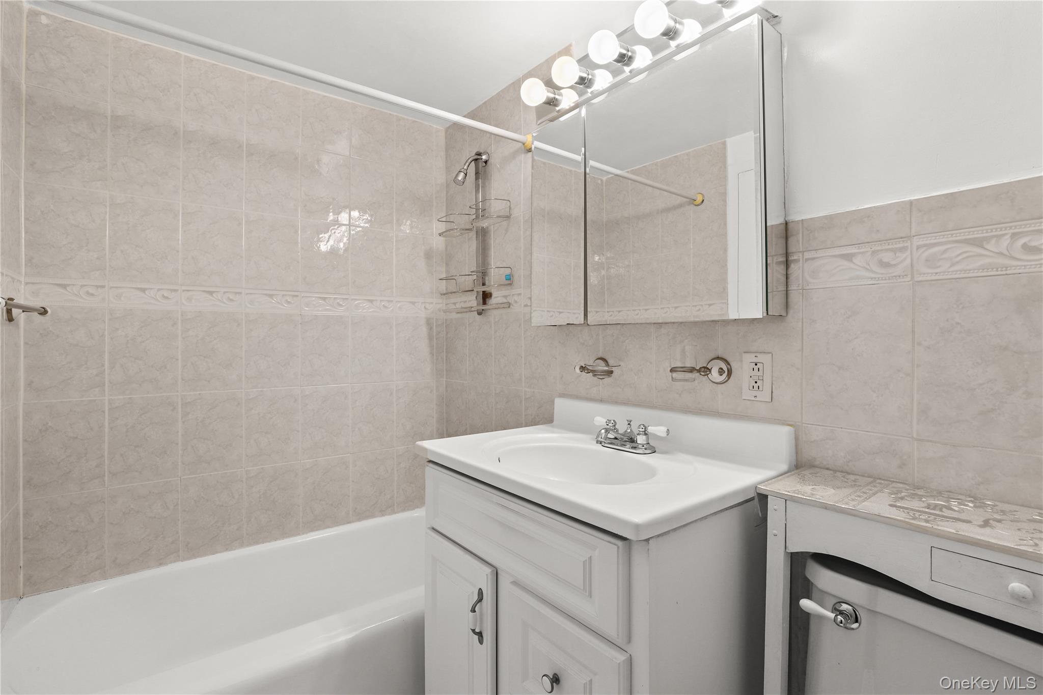 #19 photo, 8 Fordham Hill Oval, Bronx , NY 10468