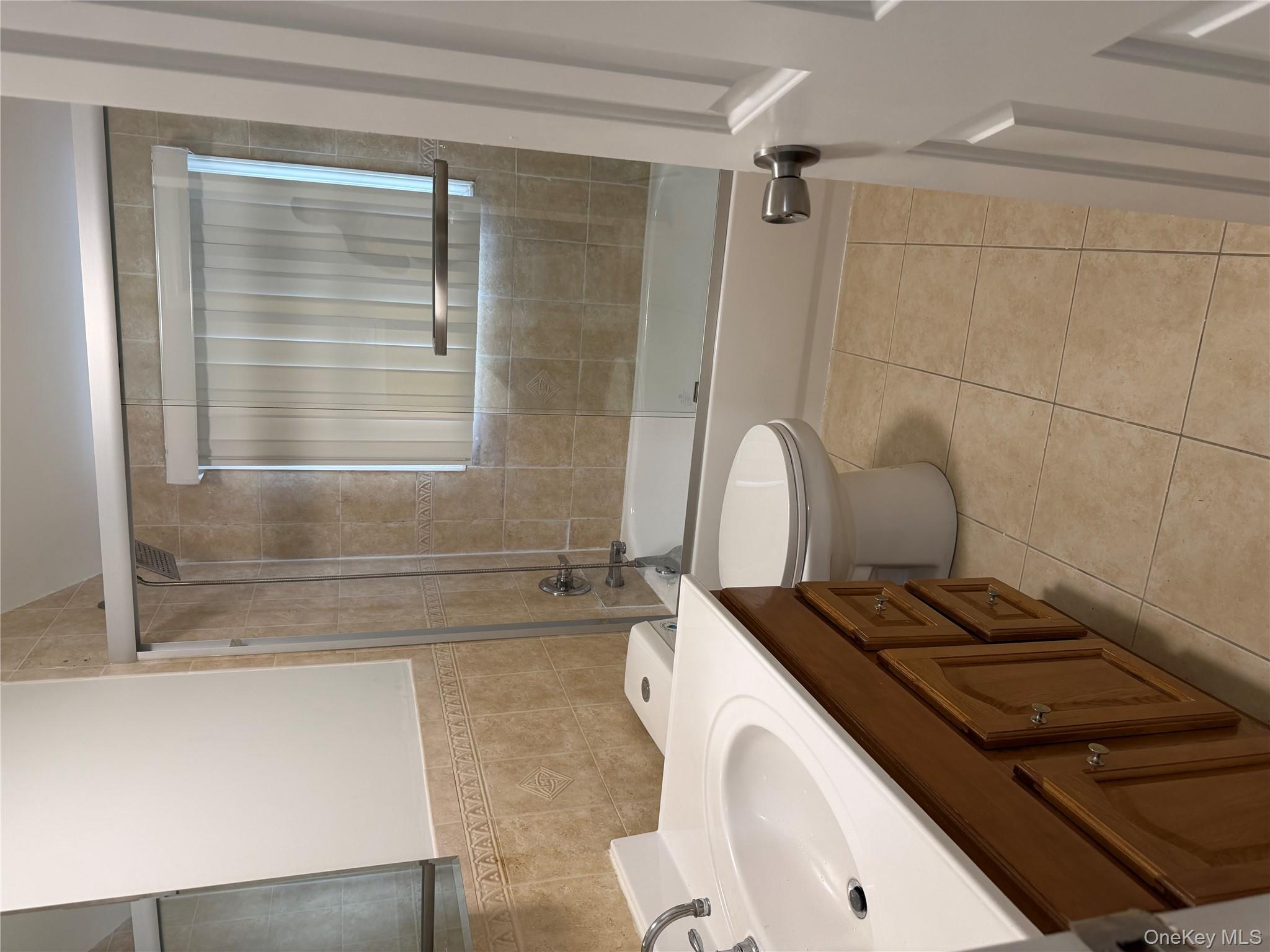 #2 photo, 22118 91st Road, क्वीन्स गाँव Queens Village , NY 11428