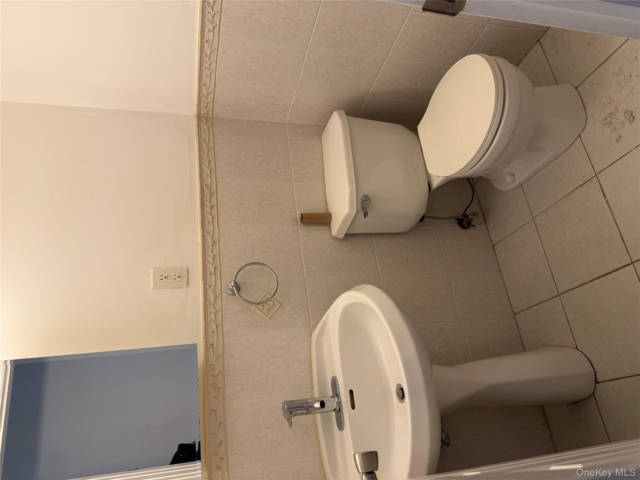 #3 photo, 22118 91st Road, क्वीन्स गाँव Queens Village , NY 11428