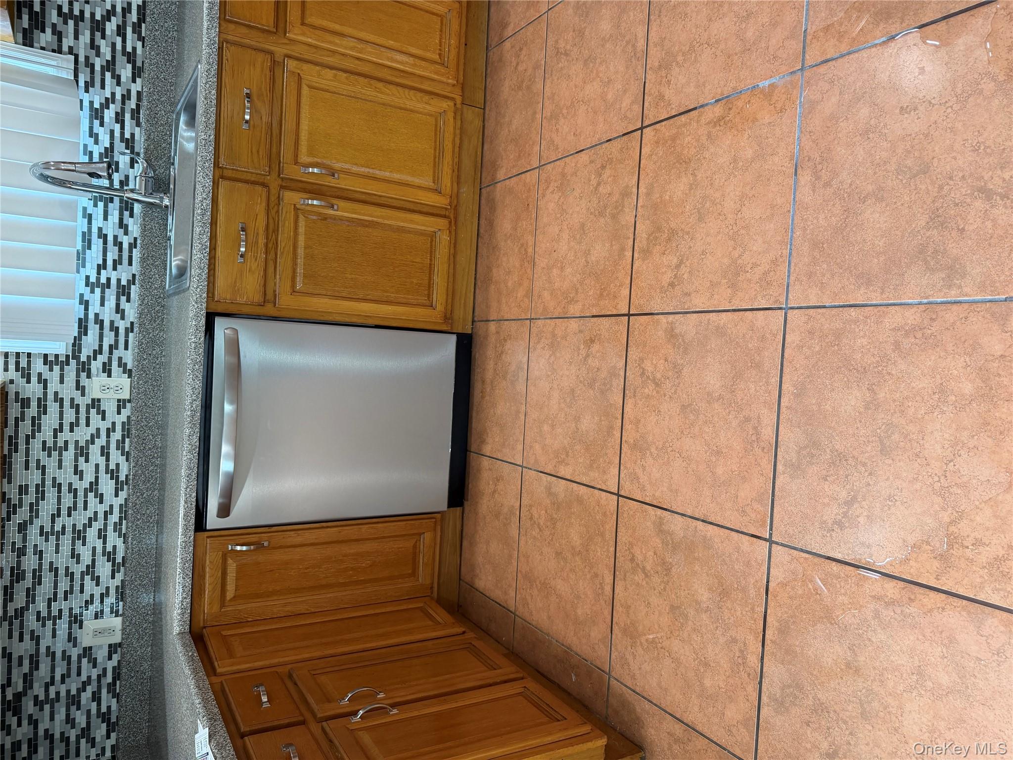 #7 photo, 22118 91st Road, क्वीन्स गाँव Queens Village , NY 11428