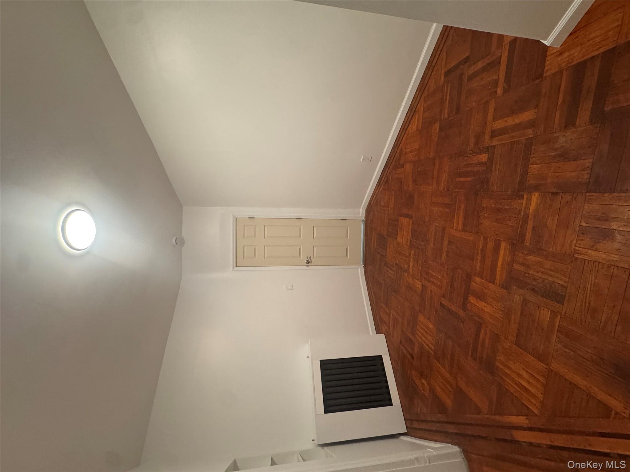 #12 photo, 516 Morris Park Ave., Бронкс ‖ Bronx , NY 10460