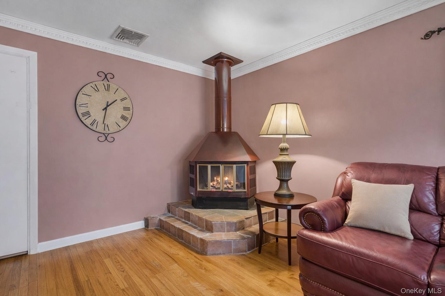 #7 photo, 4069 Express Drive, מחוז סאפוק Ronkonkoma , NY 11779