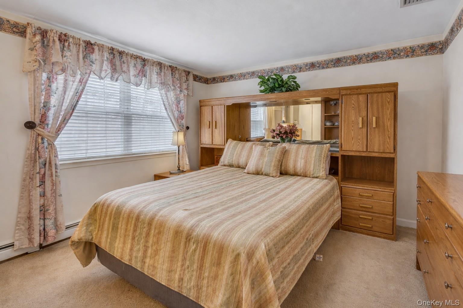 #8 photo, 4069 Express Drive, מחוז סאפוק Ronkonkoma , NY 11779