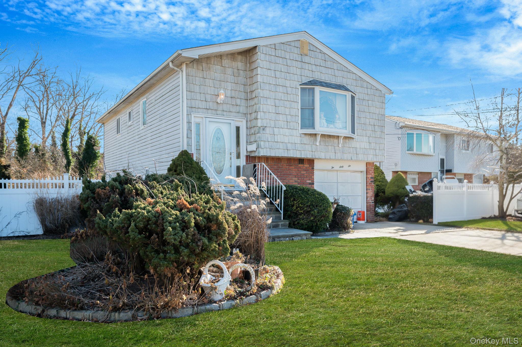 #2 photo, 266 Kellum Street, West Babylon , NY 11704