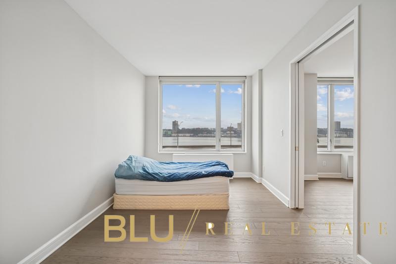 #13 photo, New York City, Манхэттен ‖ Lincoln Square , NY 10069