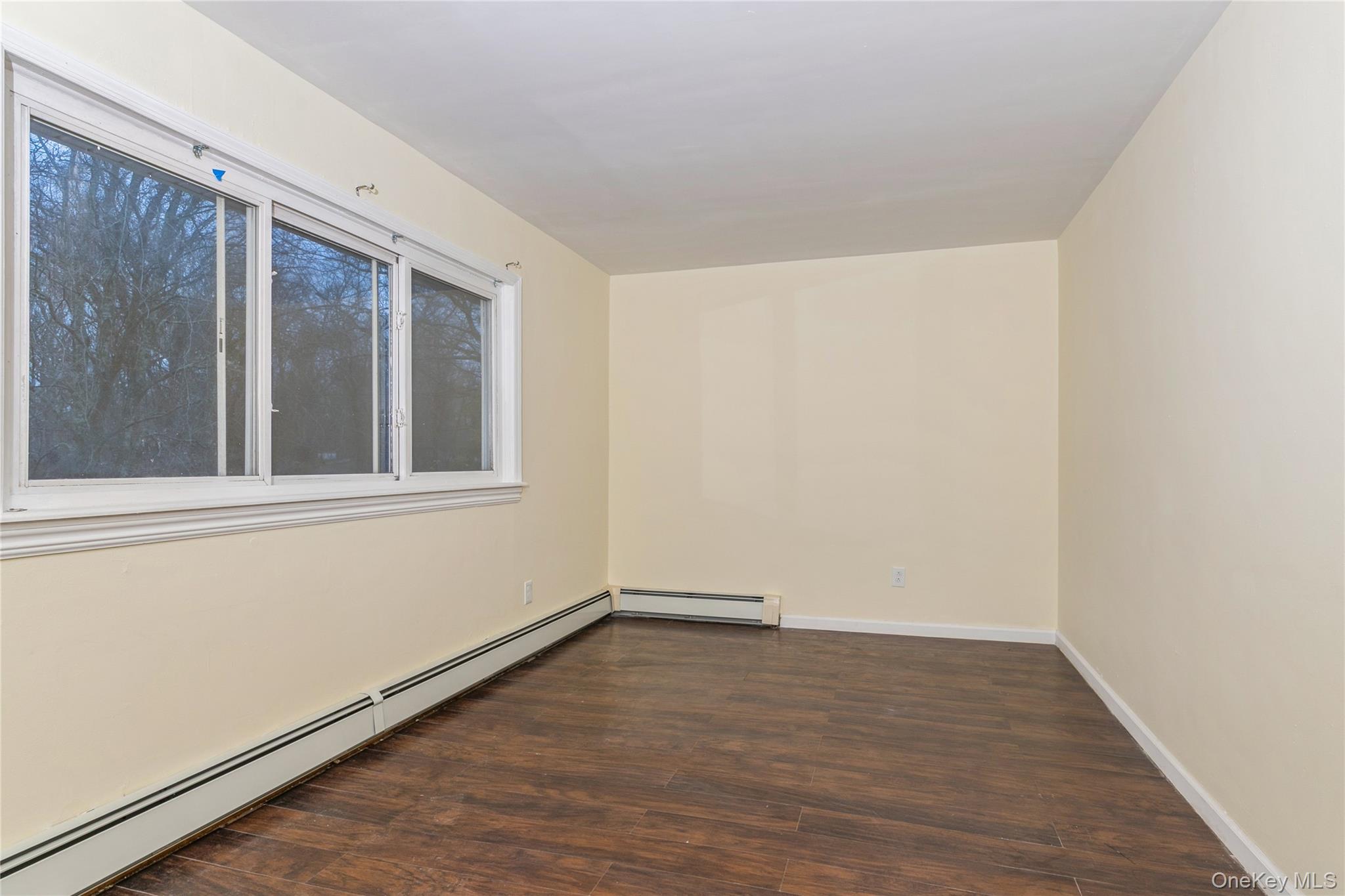 #10 photo, 86 Stuyvesant Avenue, सफ़ोक काउंटी Mastic , NY 11950