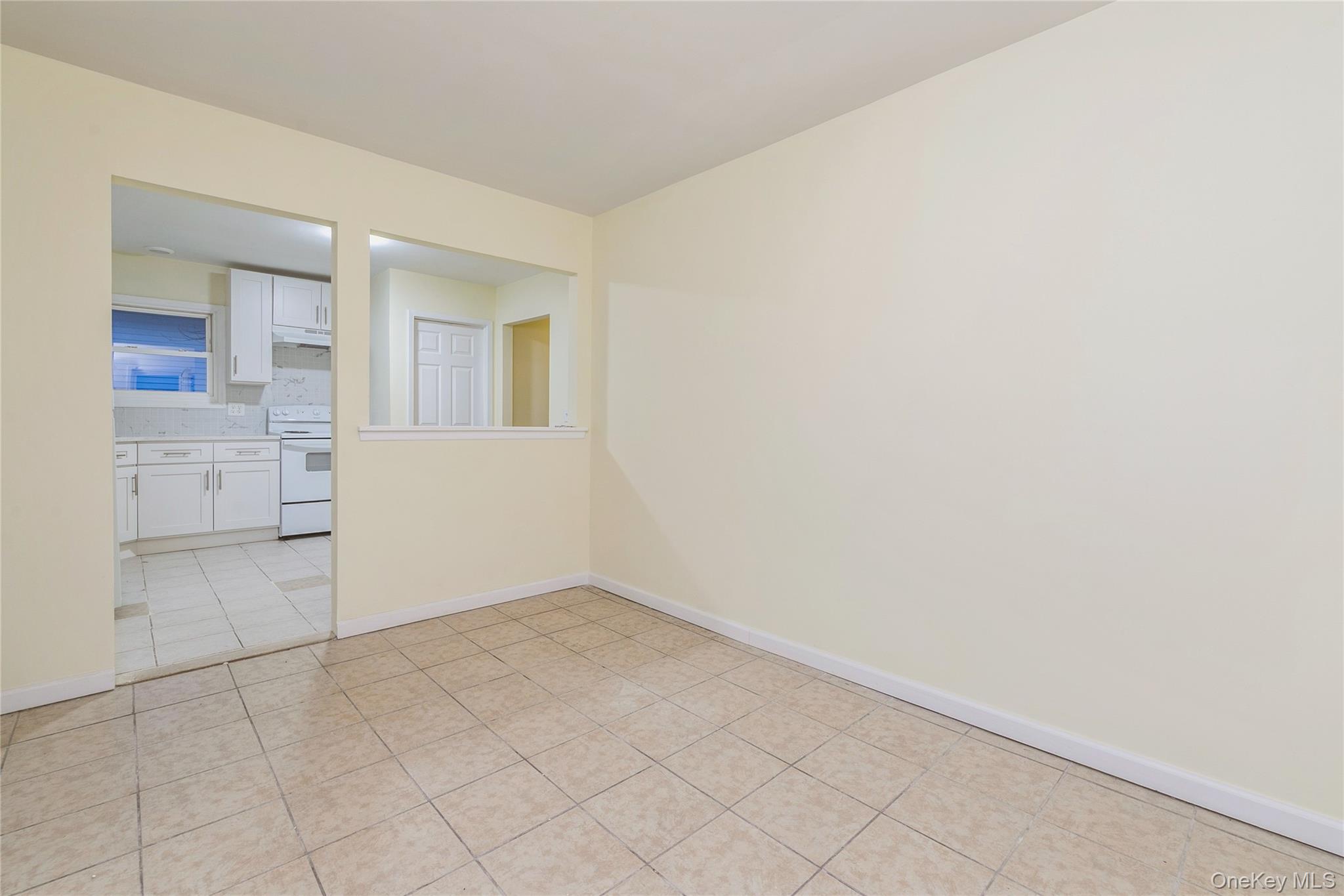 #15 photo, 86 Stuyvesant Avenue, सफ़ोक काउंटी Mastic , NY 11950