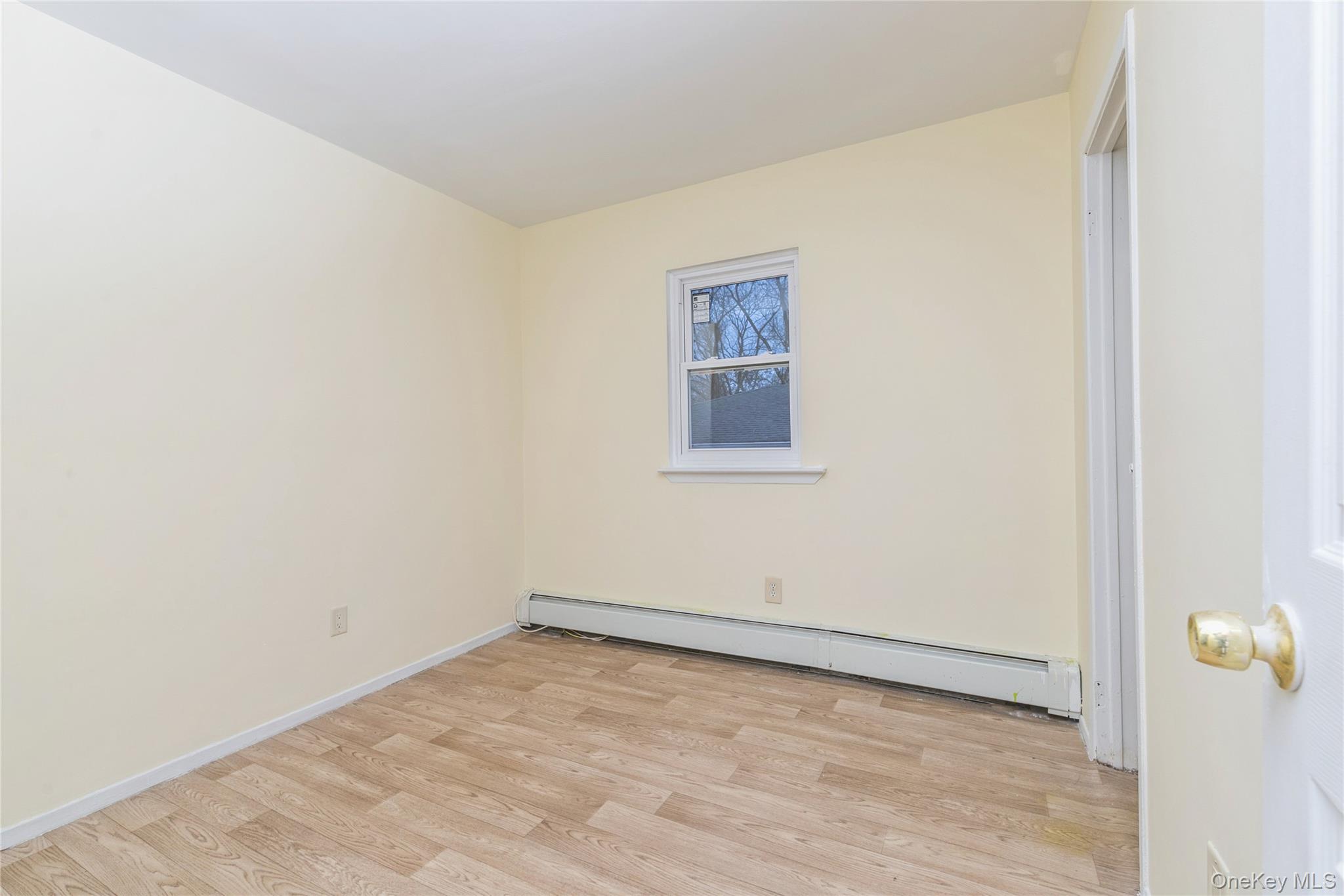 #18 photo, 86 Stuyvesant Avenue, सफ़ोक काउंटी Mastic , NY 11950