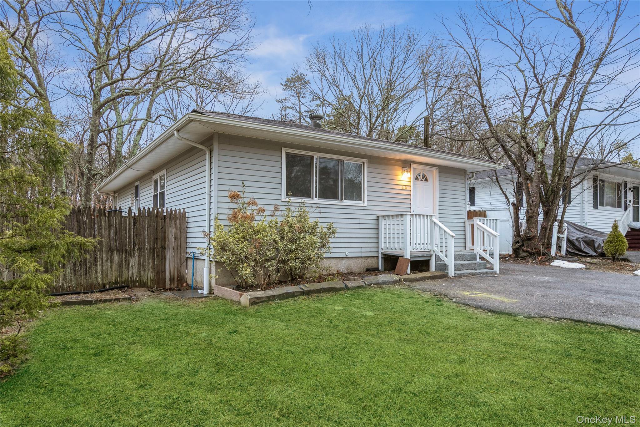 #2 photo, 86 Stuyvesant Avenue, सफ़ोक काउंटी Mastic , NY 11950