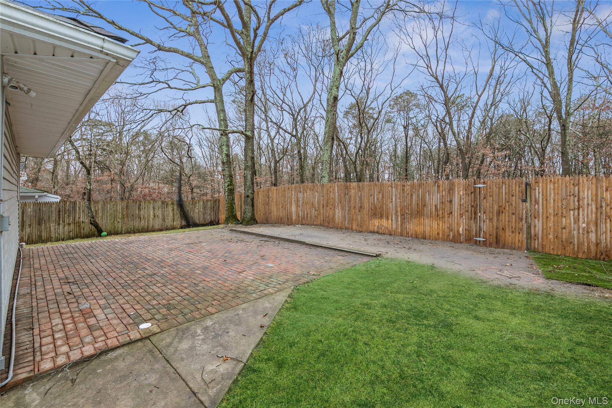 #4 photo, 86 Stuyvesant Avenue, सफ़ोक काउंटी Mastic , NY 11950