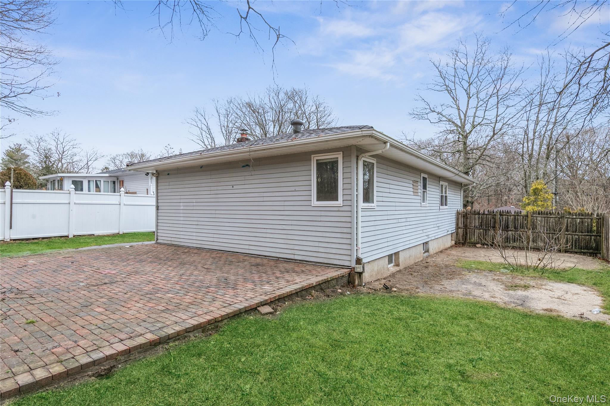 #7 photo, 86 Stuyvesant Avenue, सफ़ोक काउंटी Mastic , NY 11950