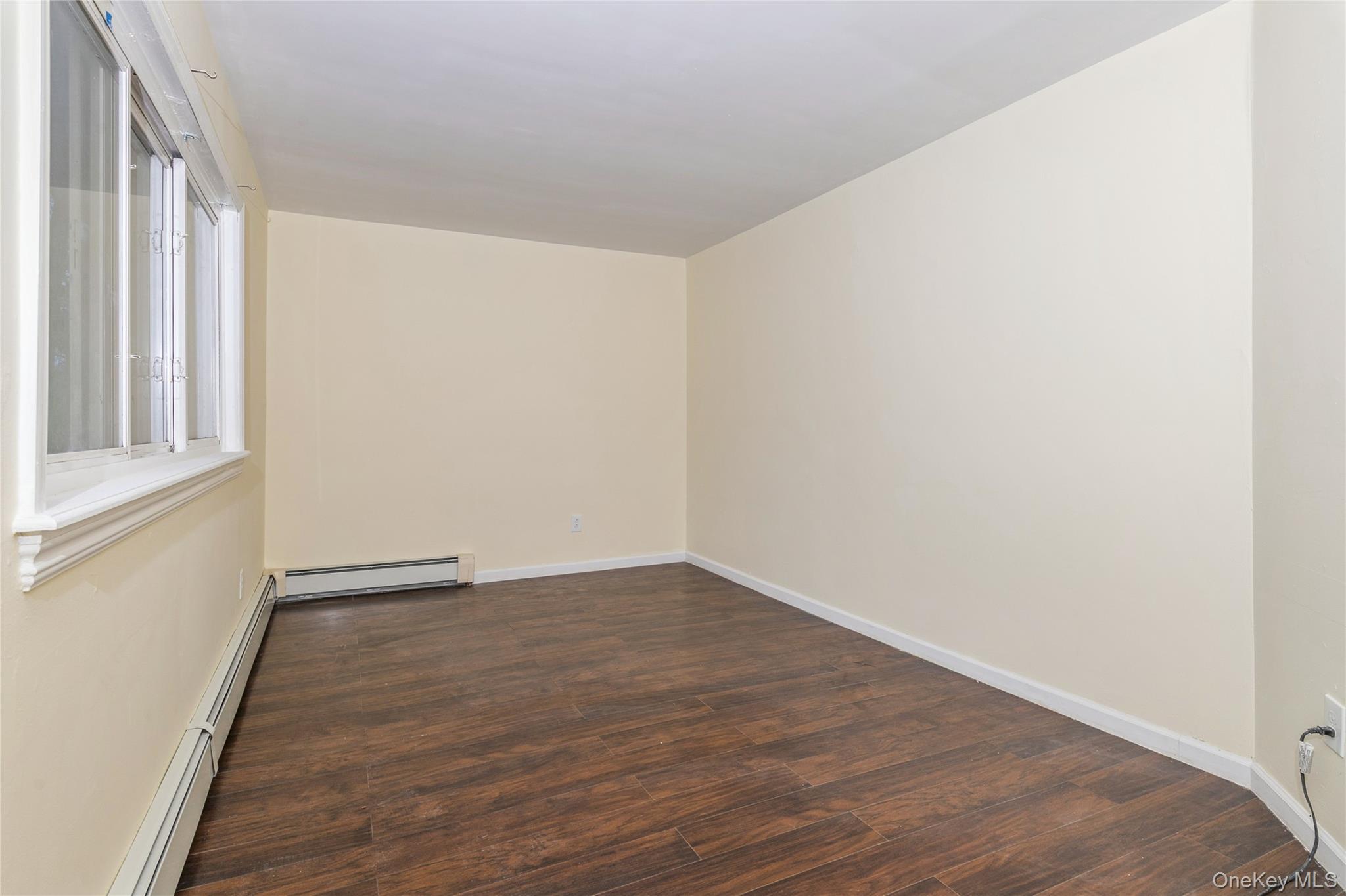 #9 photo, 86 Stuyvesant Avenue, सफ़ोक काउंटी Mastic , NY 11950