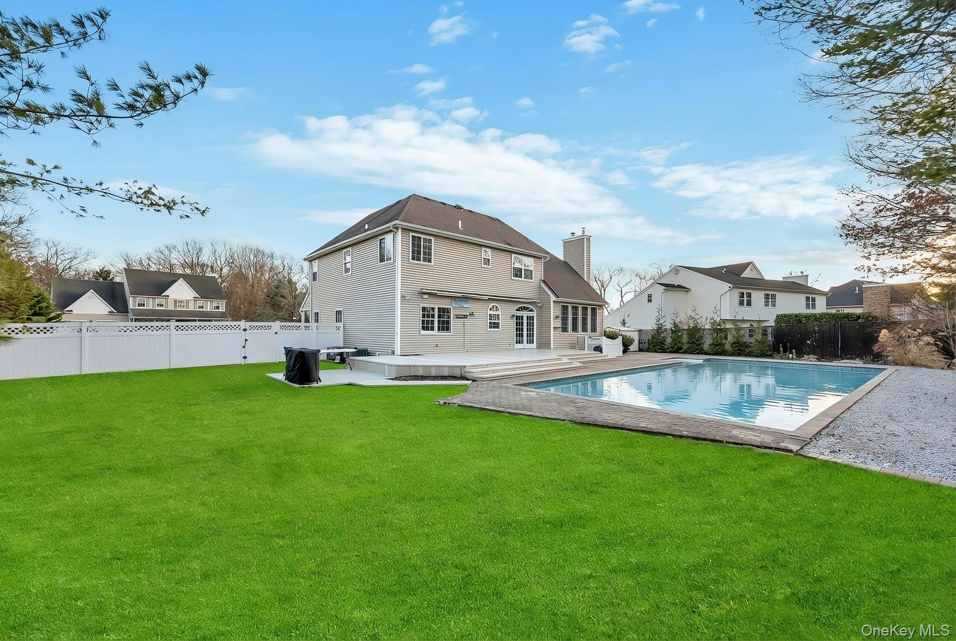 #10 photo, 1 Crystal Court, सफ़ोक काउंटी Smithtown , NY 11787