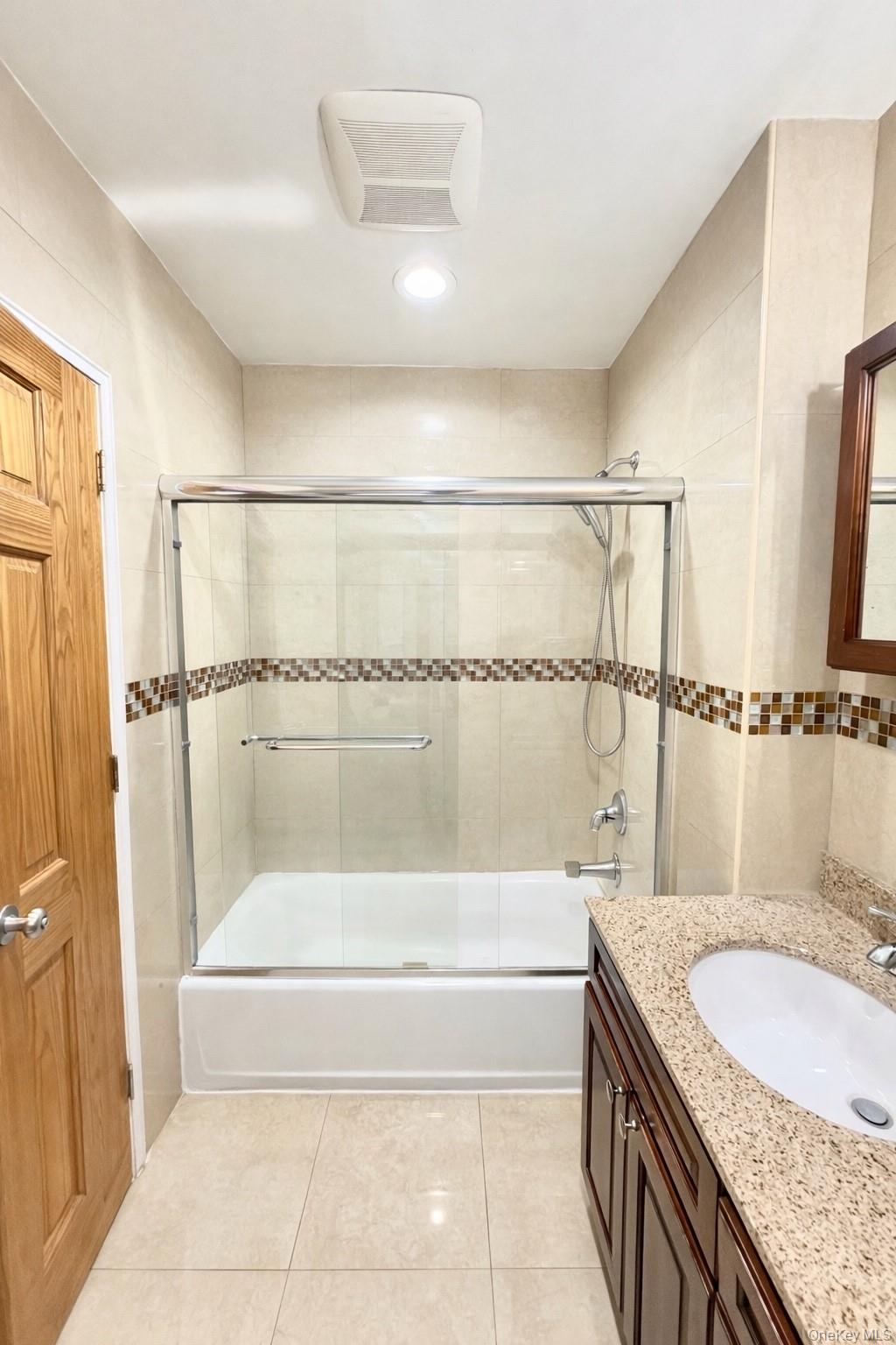 #7 photo, 15-63 Murray Street, कुईंस Whitestone , NY 11357