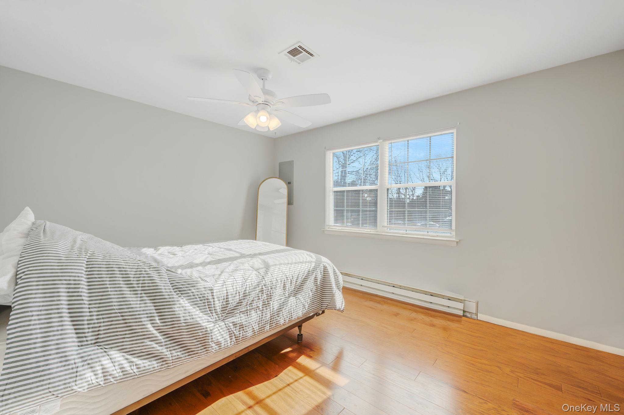 #17 photo, 423 Woodbridge Drive, Ridge , NY 11961