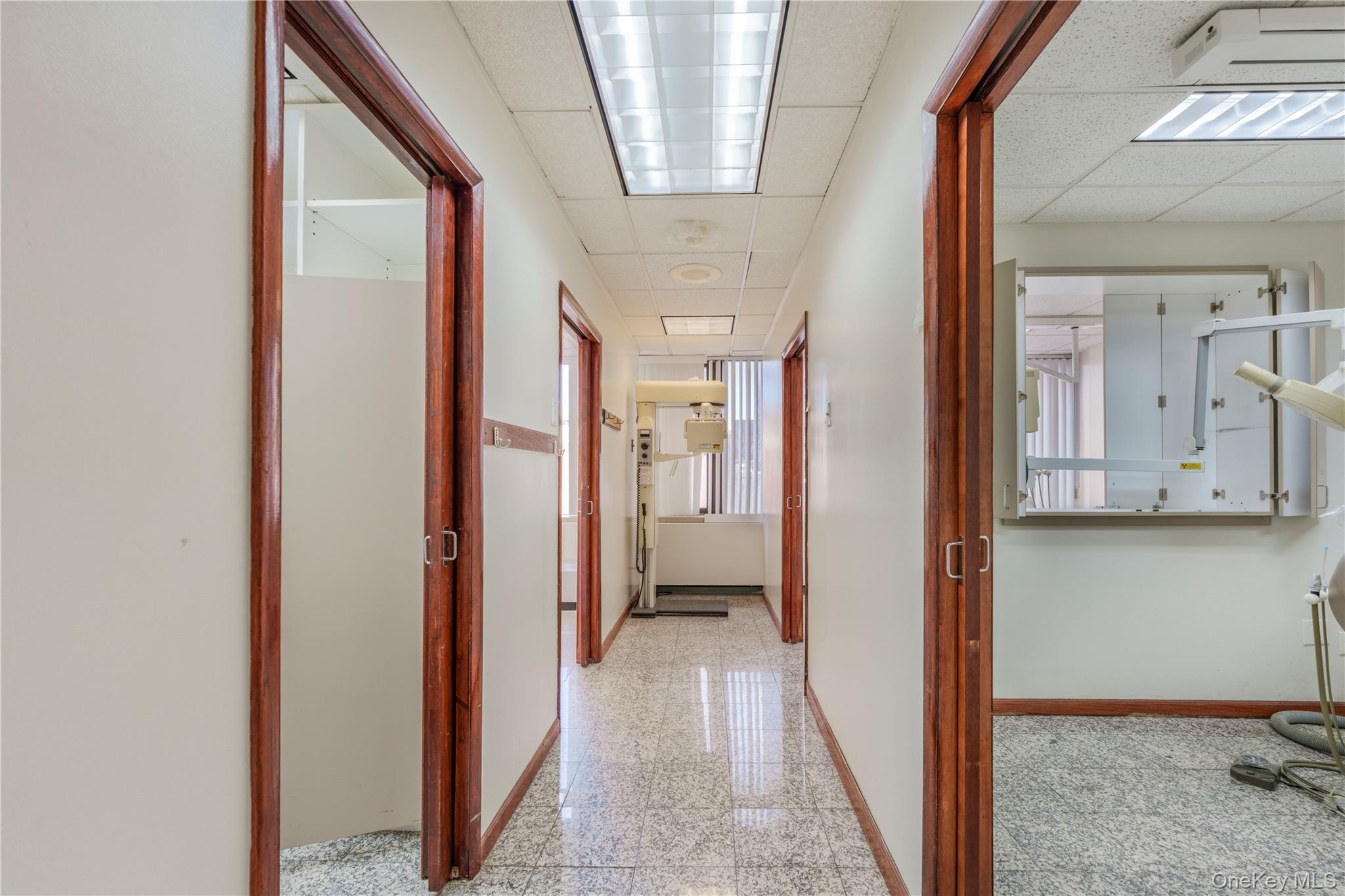 #11 photo, 41-60 Main Street, קווינס Flushing , NY 11355