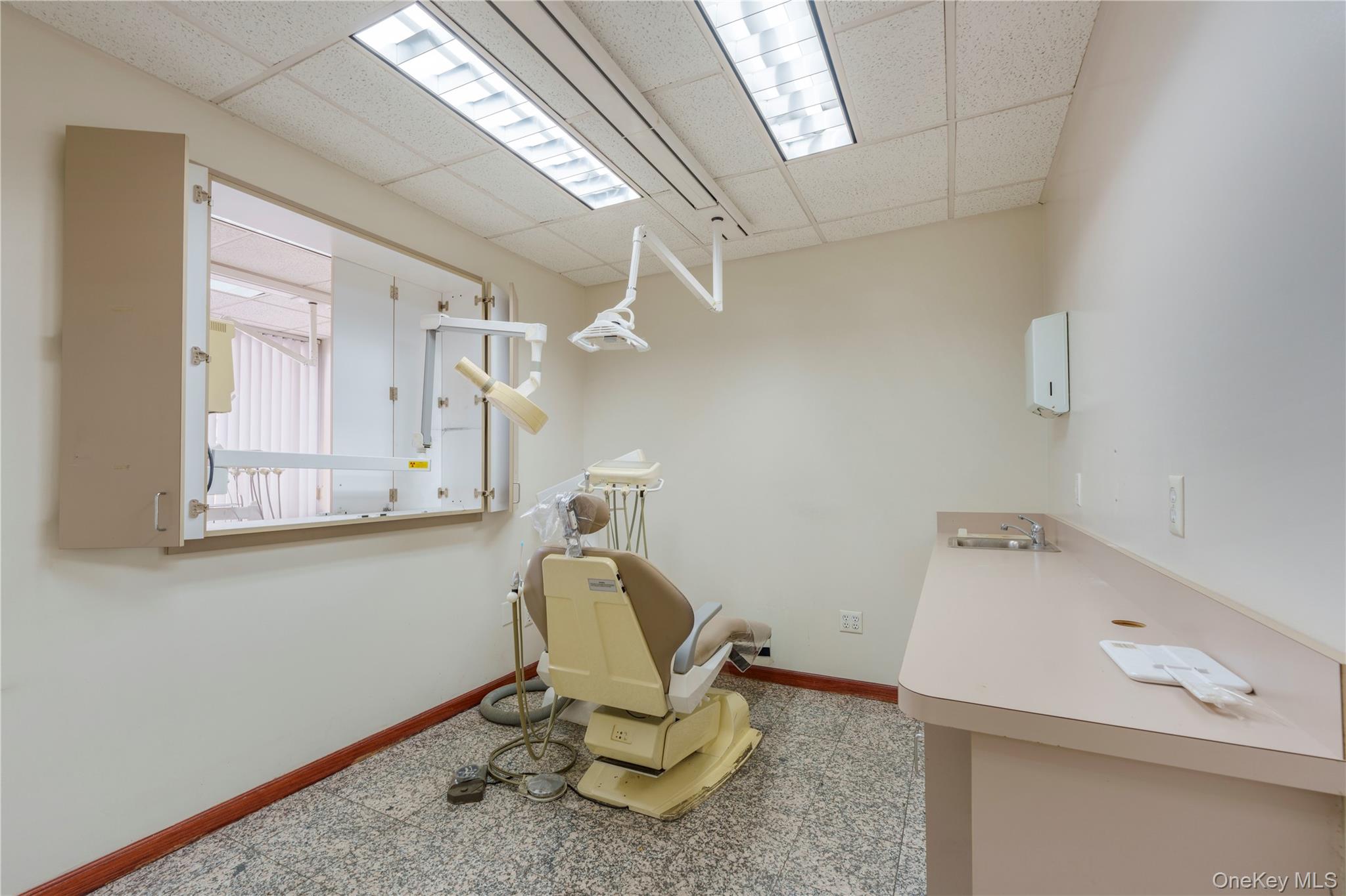 #7 photo, 41-60 Main Street, קווינס Flushing , NY 11355