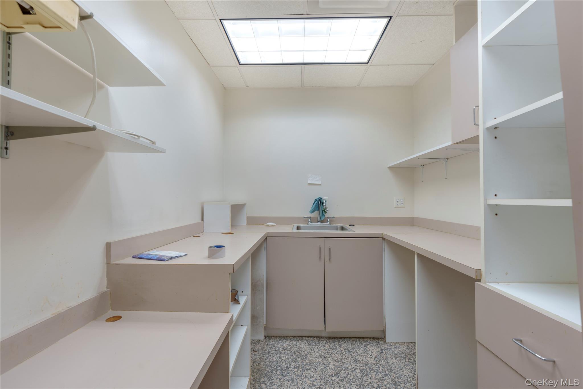 #8 photo, 41-60 Main Street, קווינס Flushing , NY 11355