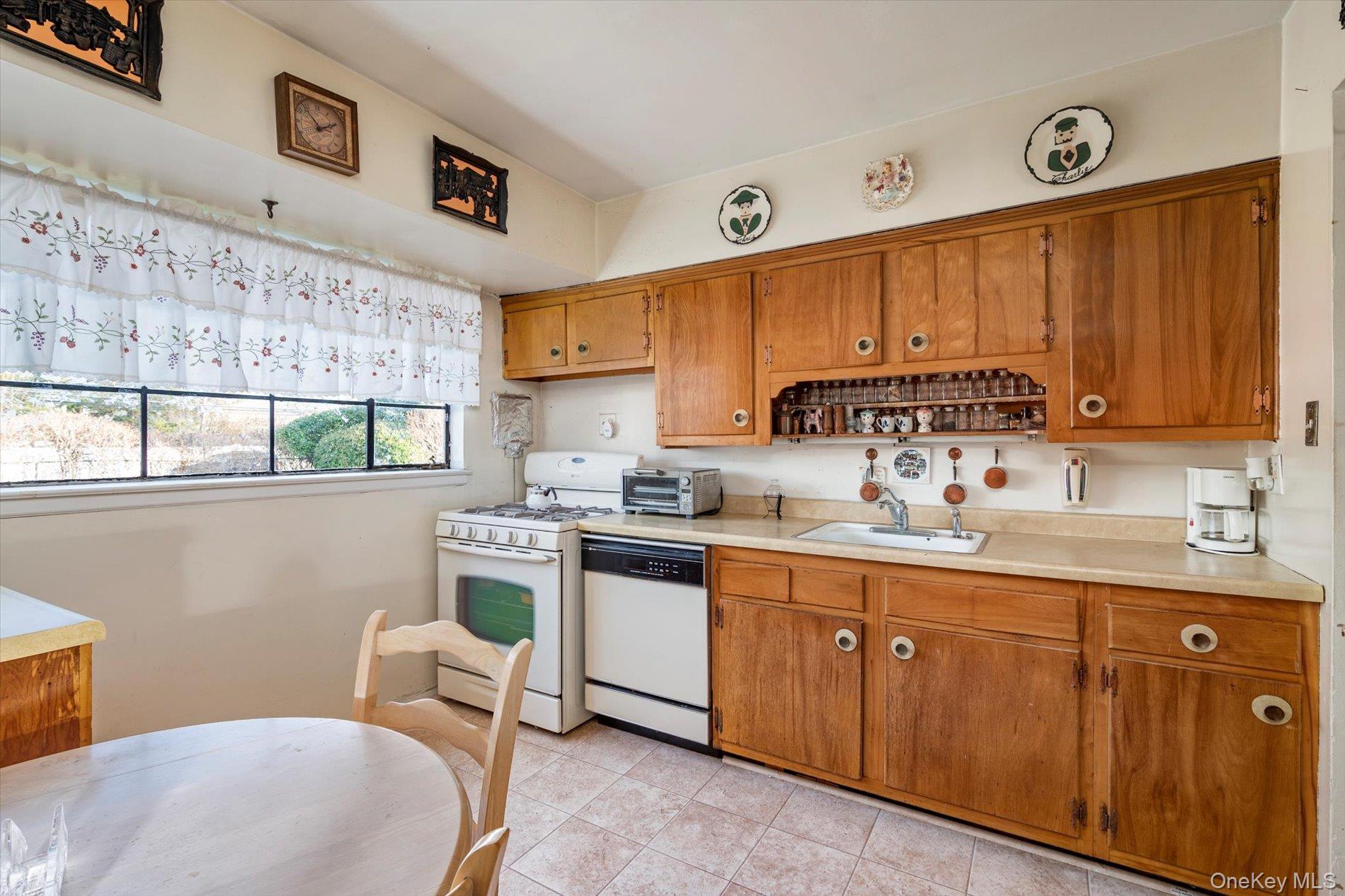 #8 photo, 285 Southwood Circle, Нассау ‖ Syosset , NY 11791