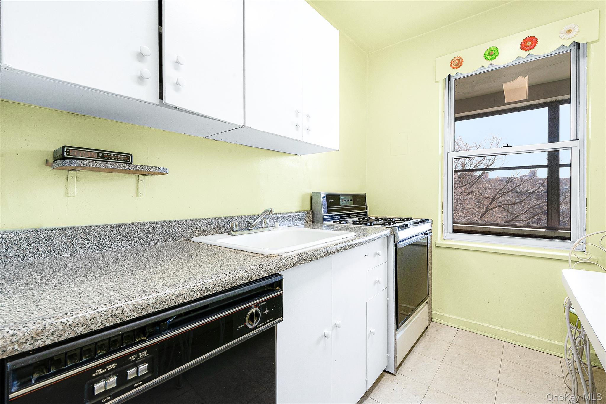 #14 photo, 67-66 108th Street, Куинс ‖ Forest Hills , NY 11375