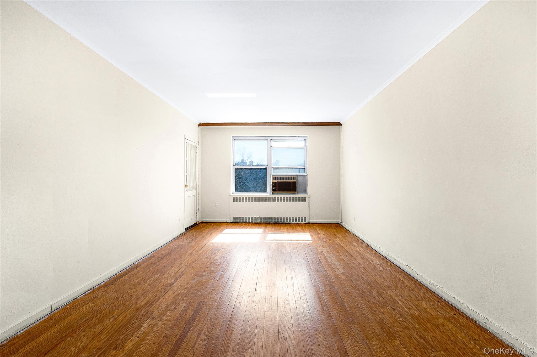 #7 photo, 67-66 108th Street, Куинс ‖ Forest Hills , NY 11375