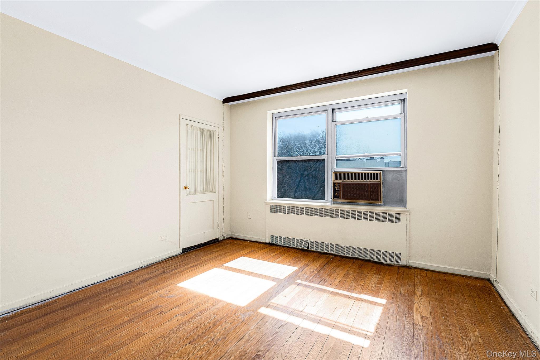 #8 photo, 67-66 108th Street, Куинс ‖ Forest Hills , NY 11375