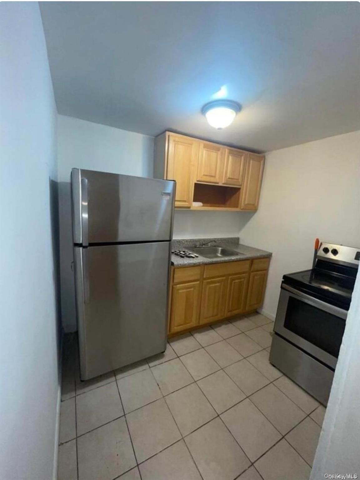 #3 photo, 686 E 223rd Street, Бронкс ‖ Bronx , NY 10466