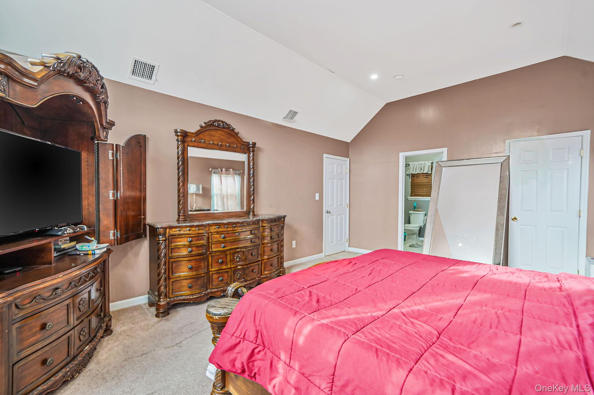 #12 photo, 31 Southaven Avenue, सफ़ोक काउंटी Mastic , NY 11950