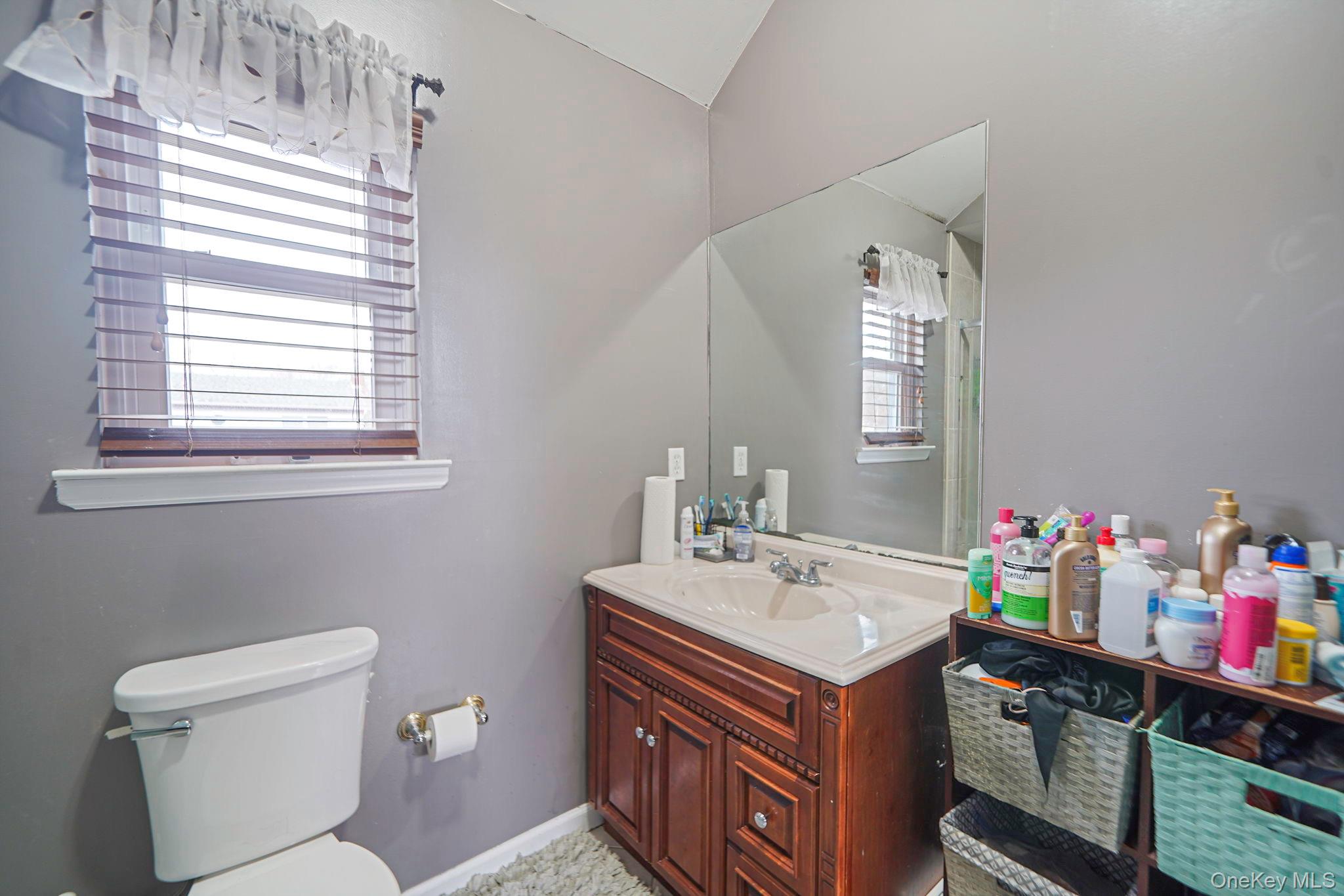 #13 photo, 31 Southaven Avenue, सफ़ोक काउंटी Mastic , NY 11950