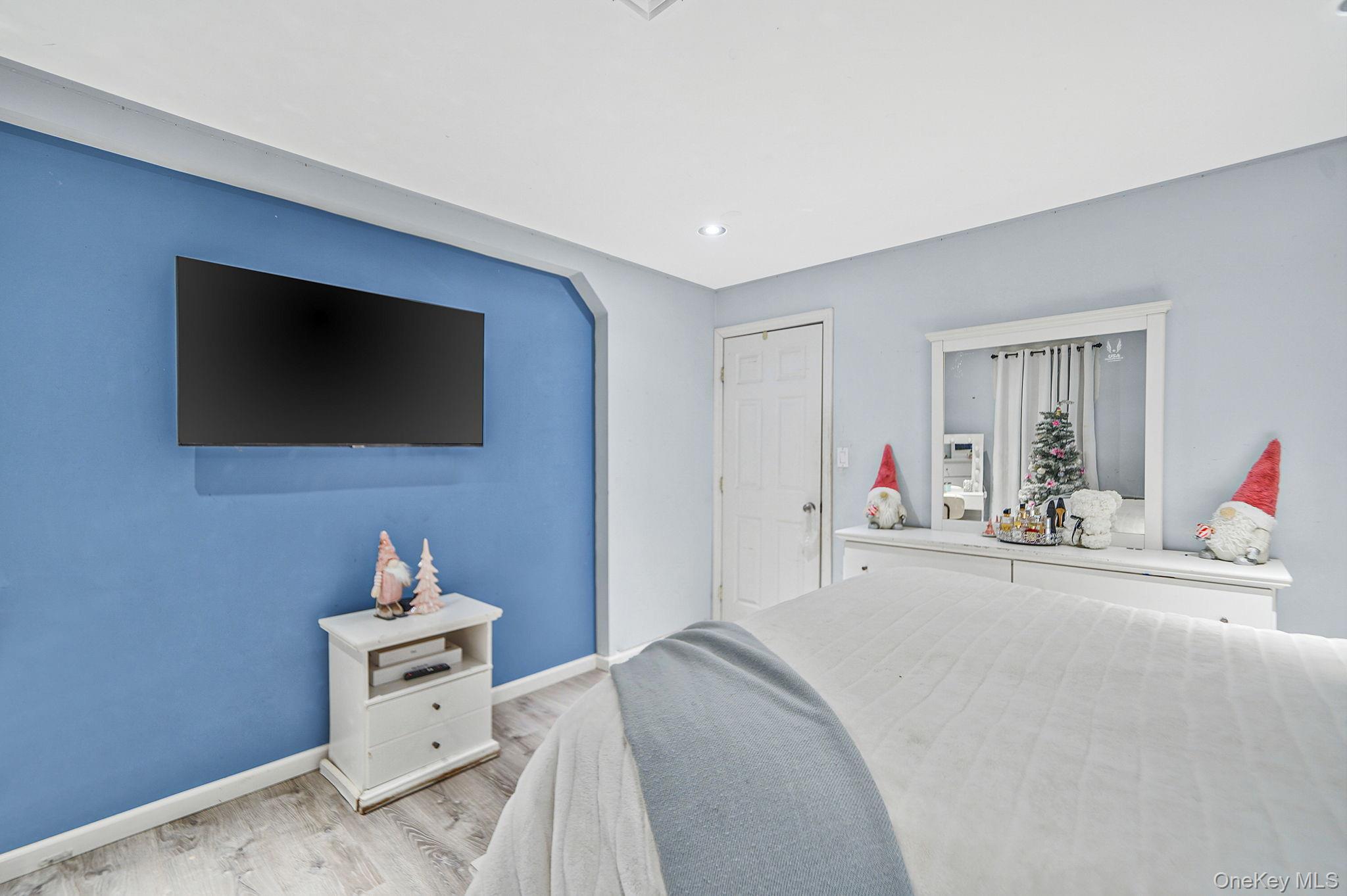 #16 photo, 31 Southaven Avenue, सफ़ोक काउंटी Mastic , NY 11950